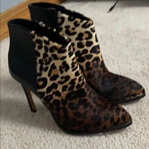 Vince Camuto bootie size 8